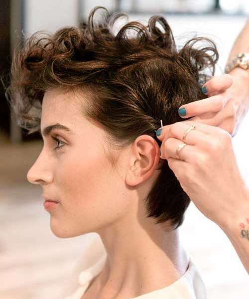 Short Hairstyles for Fine Curly Hair-18