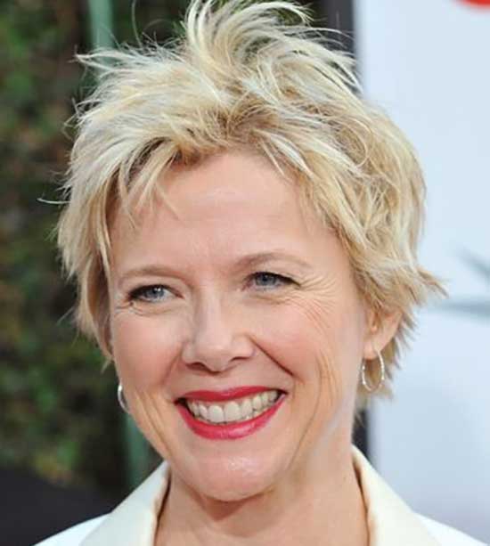 Messy Short Haircut Styles for Women Over 50-20