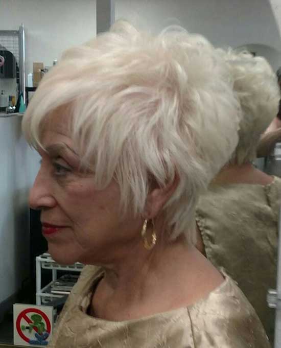 Short Haircut Styles for Women Over 50-31