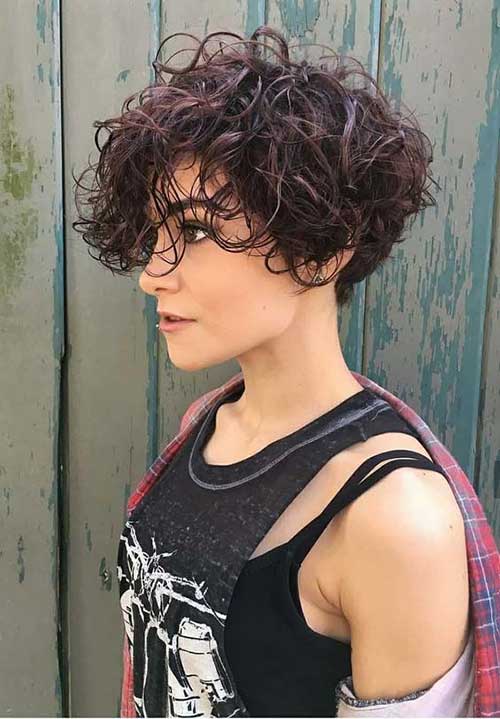 Stylish Pixie Haircuts for Curly Hair-11